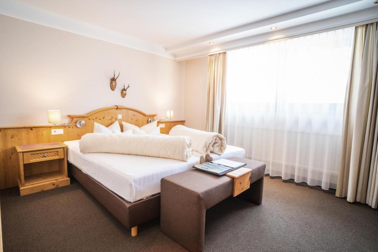 Aktiv Hotel Zur Rose Am Brenner Штайнах-на-Бреннер Экстерьер фото