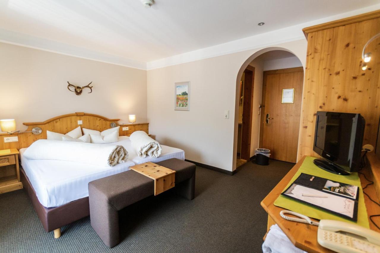 Aktiv Hotel Zur Rose Am Brenner Штайнах-на-Бреннер Экстерьер фото
